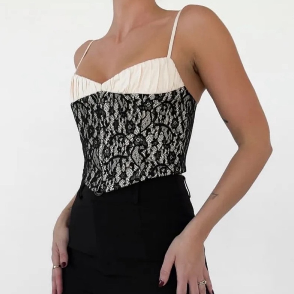 Rumored Versailles Corset - Picture 4 of 5